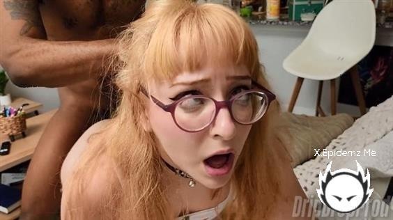 Mymindbreaks - Hooters Girl Gets Fucked And Bred Before Work (2023/Dripdropprod.com/FullHD)
