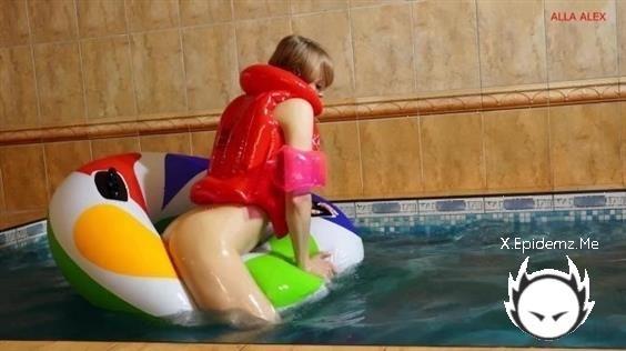 Allaalexinflatable - Alla Hot Fucks A Big Inflatable Ring In The Pool And Gets An Orgasm And Wears An Inflatable Vest And Bandages!!! (2024/Clips4Sale.com/FullHD)