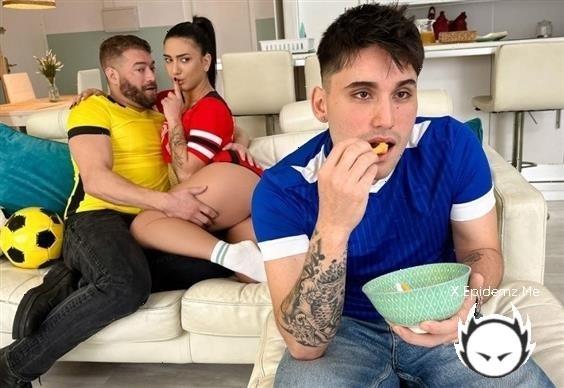 Amateurs - Ballin Out Behind My Boyfriend (2024/TeensLoveHugeCocks.com/RealityKings.com/FullHD)