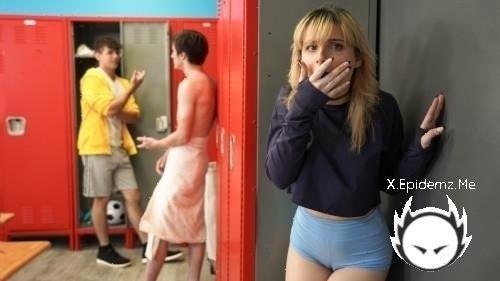 Evie Christian - Locker Room Loads (2024/CrazyCollegeGFs.com/RealityKings.com/SD)