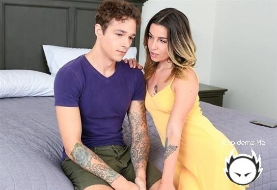 Chanel Camryn - Stepsis Loves A Good Man - S32E4 (2024/MyFamilyPies.com/Nubiles-Porn.com/FullHD)