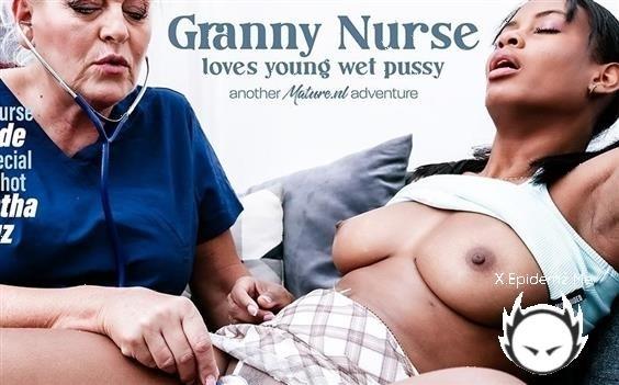Malinde - Granny Nurse Malinde Does A Pussylicking Check Up On Hot Black Young Babe Samantha Cruuz (2024/Mature.com/FullHD)