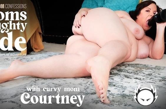 Courtney - Curvy British Mom Courtney With Her Big Ass Knows How To Please Her Shaved Pussy When Shes Alone (2024/Mature.com/FullHD)