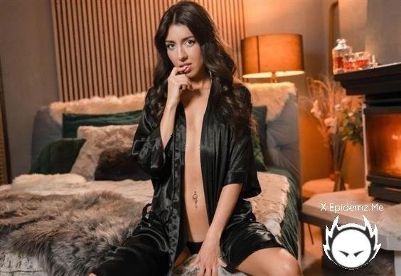 Amateurs - Sensual Sex With Skinny Russian (2024/DaneJones.com/SexyHub.com/FullHD)