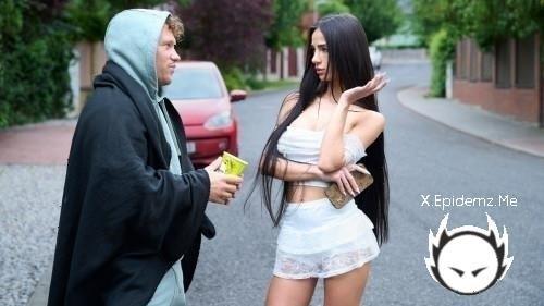 Kama Oxi - Homeless In A Sports Car Catches Gold Digger (2024/OnlyTarts.com/SD)