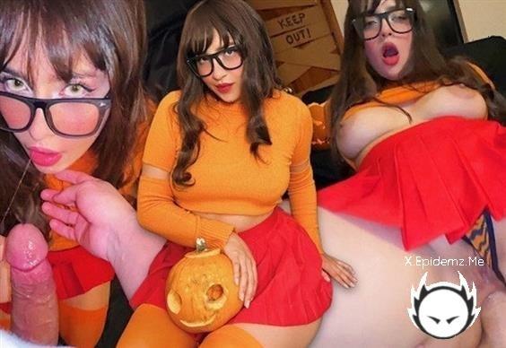 Agustina Rey - Velma Chupa Verga Dice Dulce O Truco Y Le Follo El Ojete Hasta Correrme En Su Boca Ass To Mouth (2024/Pornhub.com/FullHD)