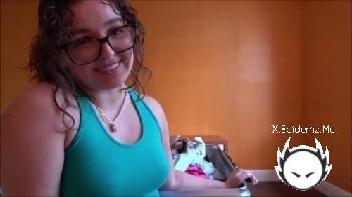 Leana Lovings - The Retreat (2024/FamilyTherapyXXX.com/SD)