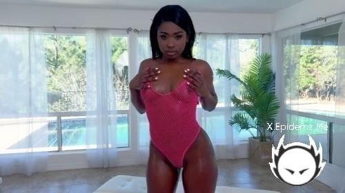 Tessa Thomas - Apple Bottom Anal (2024/ElegantAngel.com/SD)