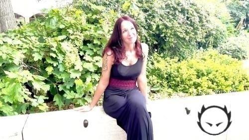 Luciolle - 40 Years Old, Waitress In Nmes! (2024/JacquieEtMichelTV.com/SD)