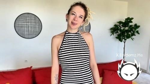 Eva - 30 Years Old, Waitress (2024/JacquieEtMichelTV.com/HD)