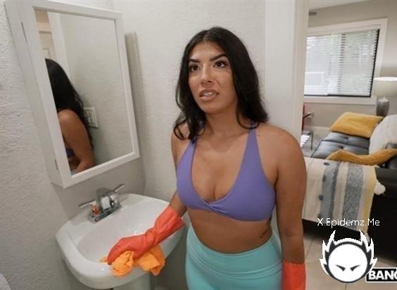 Jasmine Sherni - My Maid Has A Big Ass (2024/MyDirtyMaid.com/SD)