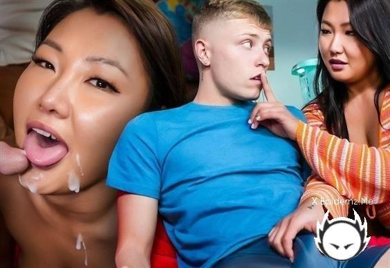 Amateurs - My Stepmoms A Horny Bored Housewife (2024/MyPervyFamily.com/FullHD)