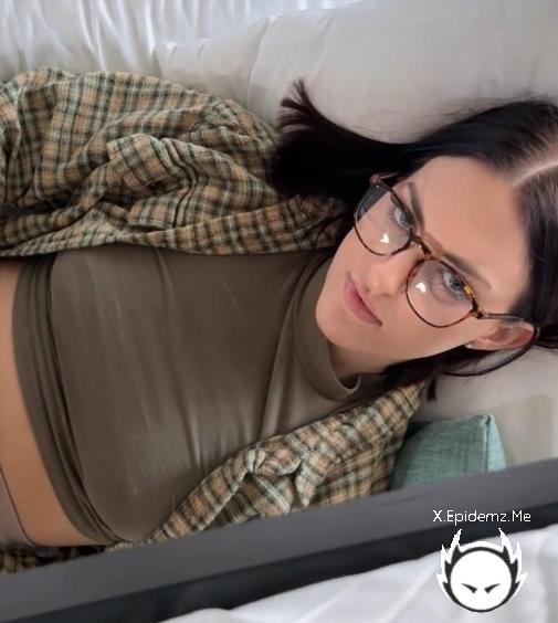 Lucy Lotus - The Bunk Bed Incident (2025/FamilyTherapyXXX.com/FullHD)