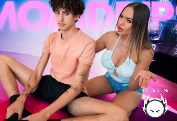 Desiree Dulce - Skip Video Games, Fuck Your Stepmom Instead (2025/MomDrips.com/TeamSkeet.com/FullHD)
