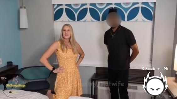 The Country Hotwife - New Year Bull (2025/Onlyfans.com/FullHD)