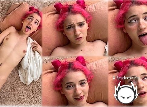 Emma Fiore - Cute Teen Plays With Her Pussy (2025/PornhubPremium.com/OnlyFans.com/FullHD)