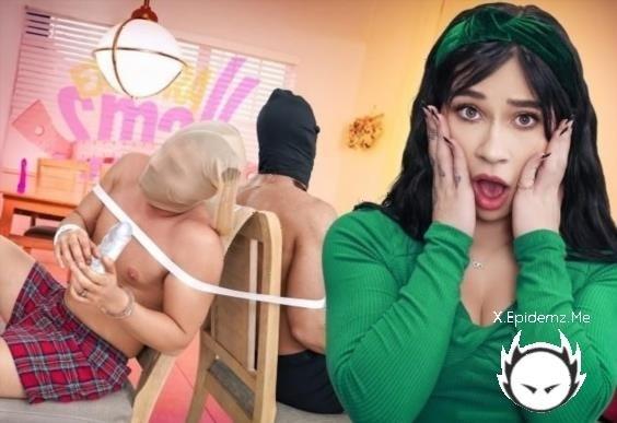 Delilah Dagger - Hole Alone (2025/ExxxtraSmall.com/TeamSkeet.com/FullHD)