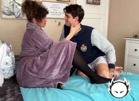 Vibewithmommy - Curly Curvy Stepmom Anal Sex Request (2025/PornhubPremium.com/OnlyFans.com/FullHD)