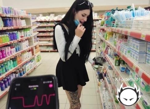 Honey Haze - Lush Playing In Public, Blowjob Cumswallow. Honey Haze (2025/PornhubPremium.com/OnlyFans.com/FullHD)