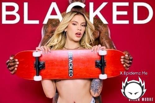 Dylan Moore - Petite Blonde Squirts All Over His Bbc (2025/Blacked.com/SD)