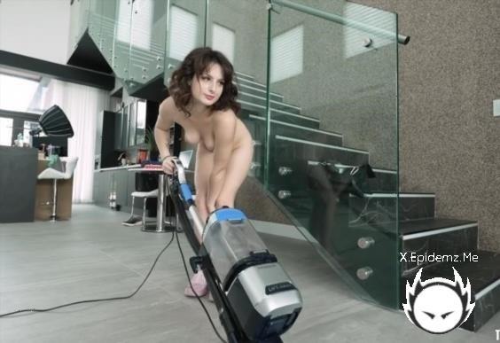 Evie Christian, Luke Longly - Evie Christian In Alone With My Step Daughter (2025/TabooHeat.com/FullHD)