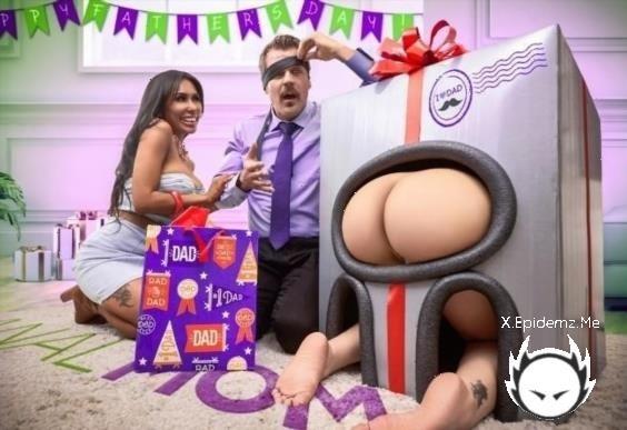 Jena LaRose, Mila Milkshake - The Perfect Fathers Day Gift? Just Wrap His Wifes And Stepdaughters Butts (2025/AnalMom.com/MYLF.com/HD)