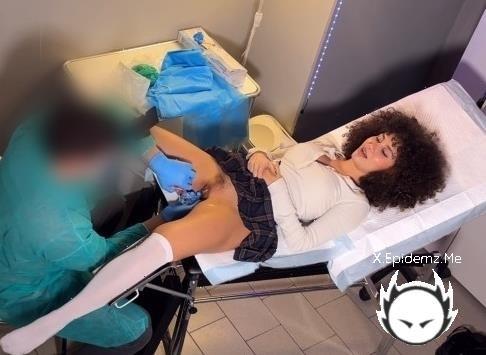 Beatrice Segreti - She Gets Creampie Inside By Her Gynecologist. Her Pussy Wet And Ready To Be Fucked! (2025/PornhubPremium.com/OnlyFans.com/FullHD)