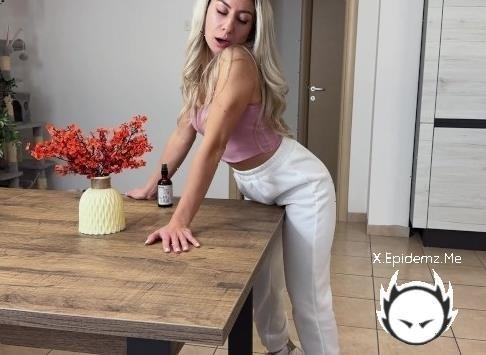 Davcina - Mi Masturbated With The Coffee Table With A Lot Of Oil I Always Want! (2025/PornhubPremium.com/OnlyFans.com/FullHD)