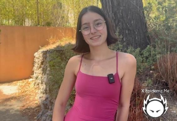 Penelope - Penelope, 19 Years Old, Cosmetics Saleswoman In Paris! (2025/JacquieEtMichelTV.com/FullHD)