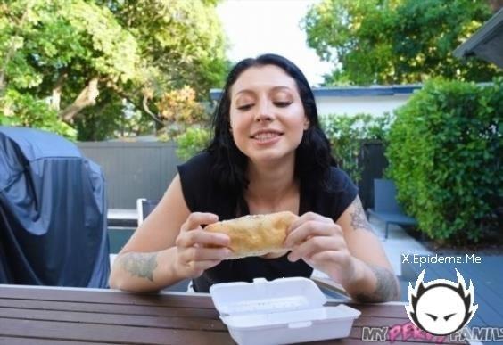 Amateurs - Stepsis Is Hungry For My Hotdog (2025/MyPervyFamily.com/FullHD)