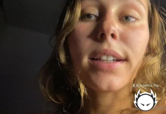 Stella Barey - I Just Squirted All Over Myself Under The Full Moon...I Think Im Addicted To Squirting Now (2025/OnlyFans.com/FullHD)