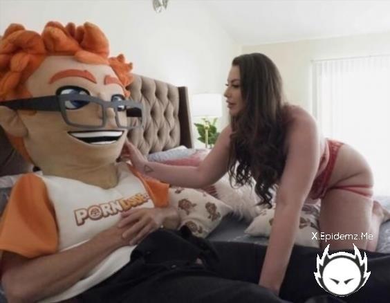 Mandy Waters - Mandy Waters Makes Porn Dudes Wet Dreams Cum True (2025/PornDudeCasting.com/SD)