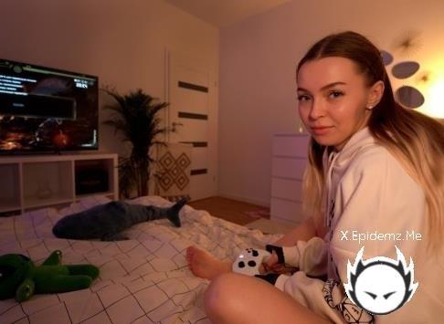 LIs Evans - She Got A Great Fuck And Squirt Instead Of Playing! (2025/PornhubPremium.com/OnlyFans.com/FullHD)