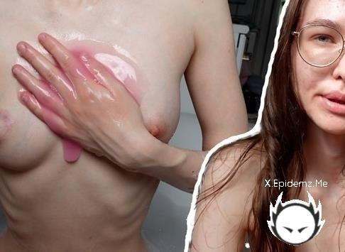 EmmiHill - Perfect Skinny Teen Girl, Washing Her Tiny Body And Shaving Her Huge Labia Pussy (2025/PornhubPremium.com/OnlyFans.com/FullHD)