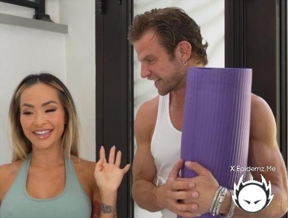 Linda Lan - Bends For The Big Bulge (2025/PenthouseGold.com/SD)