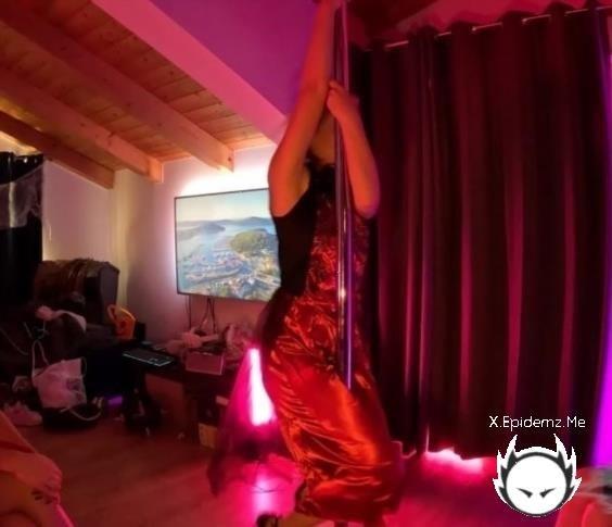 Eyla Moore, Rosalinda, Samanta Rouge - Private Halloween Striptease Eyla Moore And Rosalinda Dancing With Samanta (2025/NebraskaCoeds.com/FullHD)