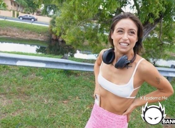 Jessie Belle - Jessie Belle Jogs Onto The Bus For Some Dick (2025/BangBus.com/BangBros.com/SD)