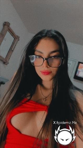 Jocelynlane - Nerdy With Glasses Gives Her First Blowjob To Promote Her Of Account - Blowjob (2025/Blowketing.com/Pornhub.com/FullHD)