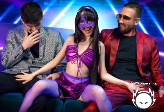 Ronnie Violet - Daddy, Ill Do Anything Spitroasting My Dirty Stripper Stepdaughter! (2025/FamilyStrokes.com/TeamSkeet.com/FullHD)