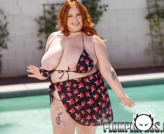 Titlaser - Voluptuous Poolside Passion (2025/PlumperPass.com/HD)