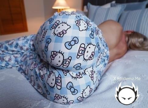 CarryLight MILF - Step Mom Wakes Up To Hard Cock Of Step Son He Helps Milf To Cum Quick (2025/PornhubPremium.com/OnlyFans.com/FullHD)