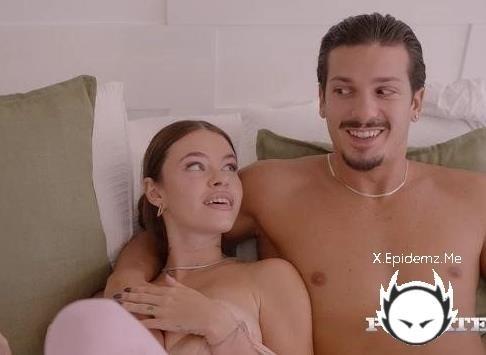 Rossa Vaxx - Rossa Vaxx Has Anal With Her Stepbrother And Sends A Photo Of The Creampie To Her Ex (2025/AnalIntroductions.com/Private.com/SD)