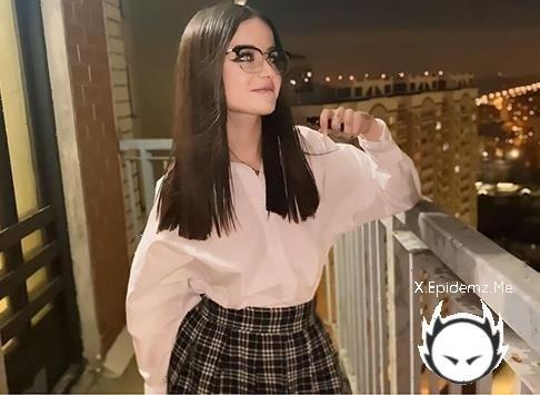 TAYA SIA - Afslappet Sex Med En Nabo, Der Havde Et Slagsml Med Sin Kreste (2026/PornhubPremium.com/OnlyFans.com/HD)