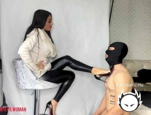 Evil Woman - Facesitting And Ass Smothering (2021/OnlyFans.com/FullHD)