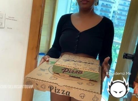 Deliri Santos - Big Ass Latina Pizza Delivery Changes The Deal For A Better Tip (2026/PornhubPremium.com/OnlyFans.com/FullHD)