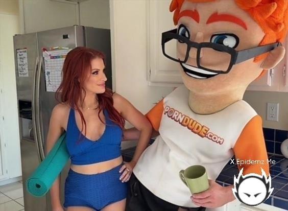 Elise London - Game Night With Elise London And Porn Dude (2026/PornDudeCasting.com/SD)