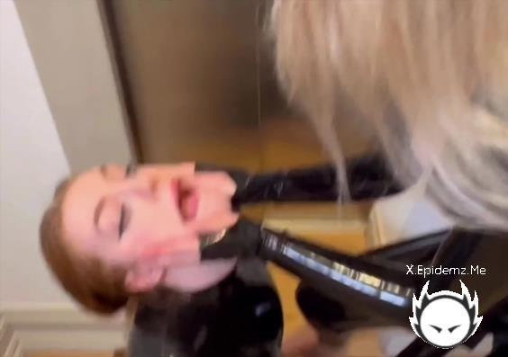 Mistressmercyxox - Mistressmercyxox And Clover Kush - Footlong Lesbian Strapon Fuck Outside Of The Lift (2026/PornhubPremium.com/OnlyFans.com/FullHD)