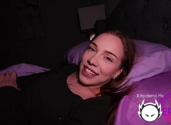 Venus Vixen - There Was A Ghost In My Room So I With My Step Sis (2026/StepFamPOV.com/SD)