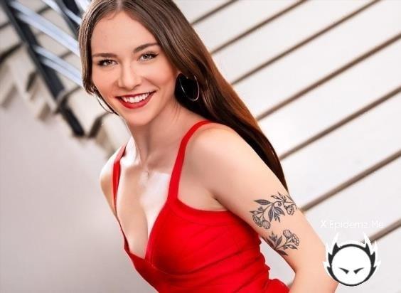 Tess Thomson - Gets It On With A Third To Satisfy Her Voyeur Husband (2026/Private.com/SD)