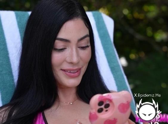 Sienna Santana - Cant Say No To Stepmom (2026/FillUpMyMom.com/FilthyKings.com/SD)